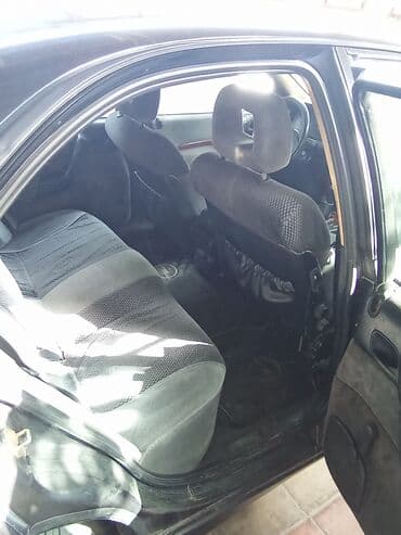 diffuser satisi: Opel sedan - Kuzov: 4 qapılı sedan, tünd rəng - Nömrə: AZ 90-DB-997 — 4