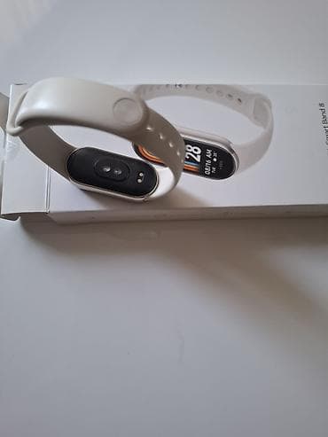 Xiaomi Smart Band 8 – ağ rəngli fitness qolbağı Xüsusiyyətlər: -