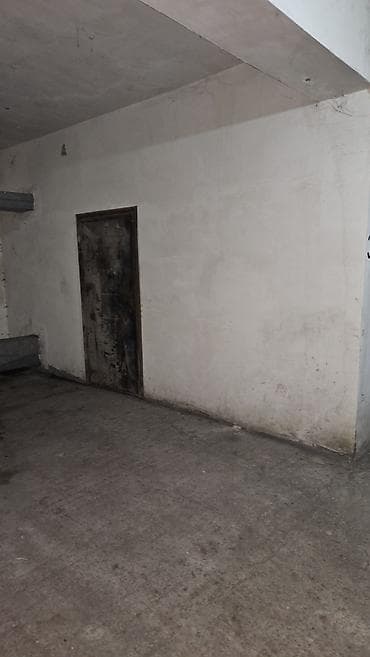 bolt yüklə: Yeraltı qarajda anbar sahəsi - Yer: çoxmərtəbəli binanın yeraltı — 3