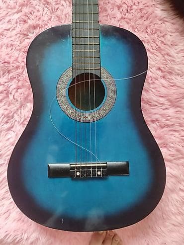 çant: Klassik akustik gitara + çanta - Rəng: mavi–qara gradient (sunburst — 3