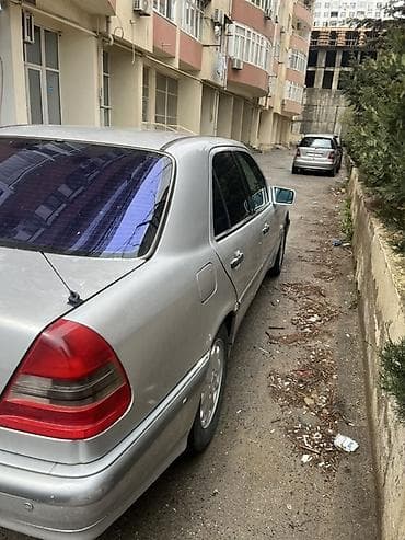 bmw matoru satilir: Mercedes-Benz C-Class: 2.2 l | 1996 il Sedan — 9