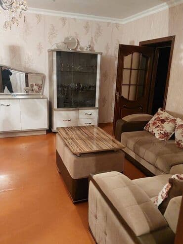 bakida satdiq evler: Sumqayitda das bazarin yaxınlığında 18-ci mikrarayonda 5 mertebeli — 4