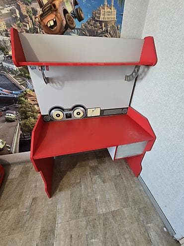 Uşaq otağı üçün “yarış avtomobili” temalı mebel dəsti Tarkib: - — 2