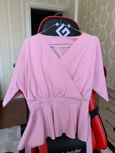 Futbolka və maykalar: Çox az istifadə olunub. 34-36 ölçüyə uyğundur. 25 manata alınıb, 13 — 1