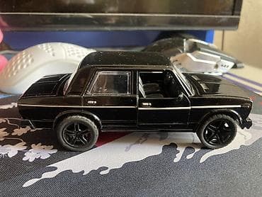 Qara rəngli metal die-cast oyuncaq avtomobil modeli - Korpus: metal
