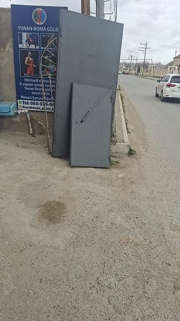 Metaldan qapı dəsti - Material: qalın metaldan hazırlanmış, boz