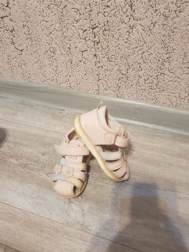 Manejlər: Ayaqqabilar. Soldan saga sira ile olculeri 20,21,22,23. yeni kimi — 5