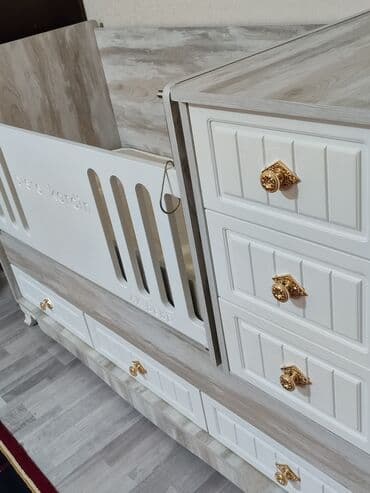 Beşiklər: Oğlan və qız üçün, Dördbucaq, Beşik, Matras ilə, Yellənmə mexanizmsiz — 2