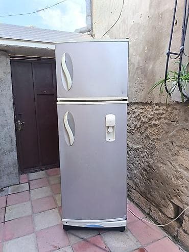 qapi zvanoku: İki qapılı soyuducu - Üst kamera: dondurucu bölmə, 2 rəfli - Alt — 1