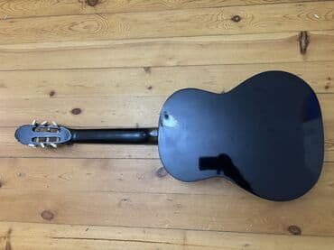 Barabanlar: Klassik gitara troy gitara çox az işlənilib yeni simlər taxılıb qırıq — 4