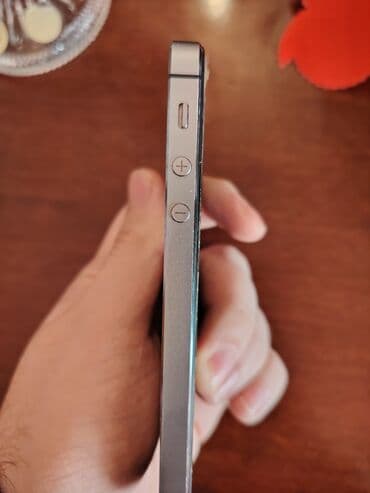 aydin 5s: IPhone 5s, 32 GB — 3