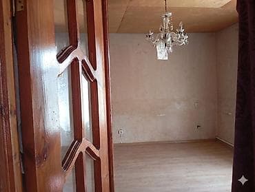 zabrat ev: 3 otaqlı, 95 kv. m, Kredit yoxdur, Orta təmir — 2