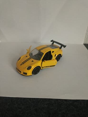 Avtomobil modelləri: Sarı rəngli idman avtomobili oyuncağı - Korpus: parlaq sarı rəng — 2
