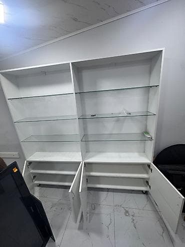 kunc diva: Ağ rəngli mebel dəsti – vitrin şkafları və L formalı iş/administrator — 1