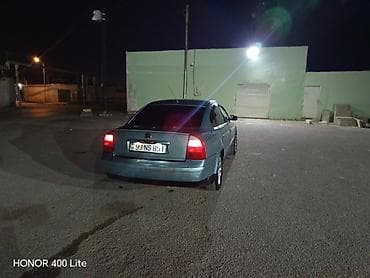 ford 5 1: Volkswagen Passat: 1.8 l | 1998 il Sedan — 3