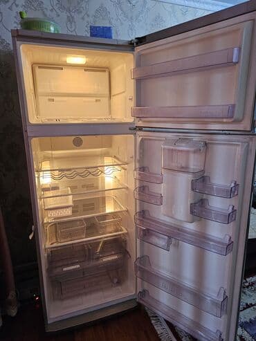 su dispenserləri: İşlənmiş 2 qapılı Beko Soyuducu Satılır, rəng - Gümüşü, Dispenserli — 3