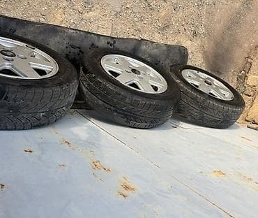 lider diski teker satilir: 4 bolt disk 4 ədəd yüngül lehimli disk və təkər komplekti — 2