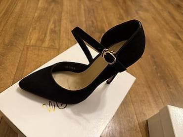 Кроссовки и спортивная обувь: Размер: 36, цвет - Черный, Б/у — 2