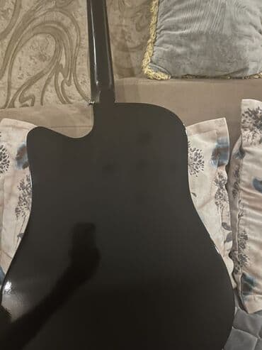 микрофон купить в баку: Tam qara rəngdə akustik gitara. Kəsik korpusu yuxarı fretlərə rahat — 3