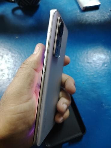 Техника и электроника: Xiaomi 12, 256 ГБ, цвет - Серебристый, 
 Сенсорный — 3