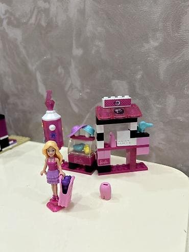oyuncaq vertalyot: Barbie temalı konstruksiya dəsti – Mini butik və aksesuar stendi — 2