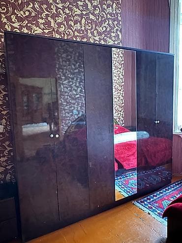 mebel alan usta: İkinəfərlik çarpayı, Dolab, Malayziya, İşlənmiş — 1