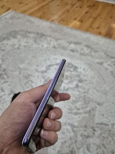 Фото и видеокамеры: Telefon ideal vəzyətdədir tək qüsuru ekranda qırzartı var yüngün onda — 4