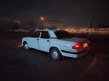 GAZ-3110 Volga sedan - Kuzov: 4 qapılı sedan, ağ rəng - Mühərrik — 3