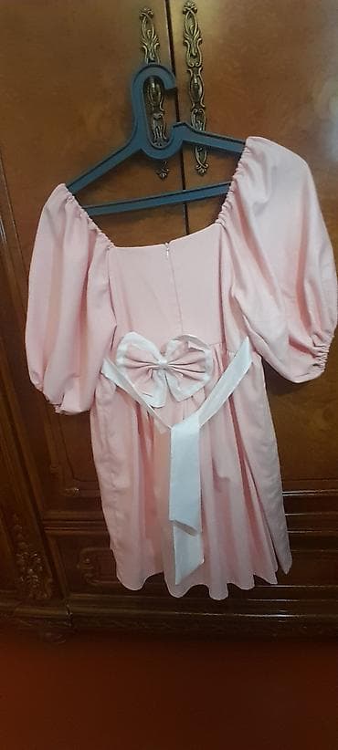 Toy paltarları və aksesuarları: Açıq pudra rəngində qısa don - Model: kvadrat yaxalı, kəmərli, balon — 2