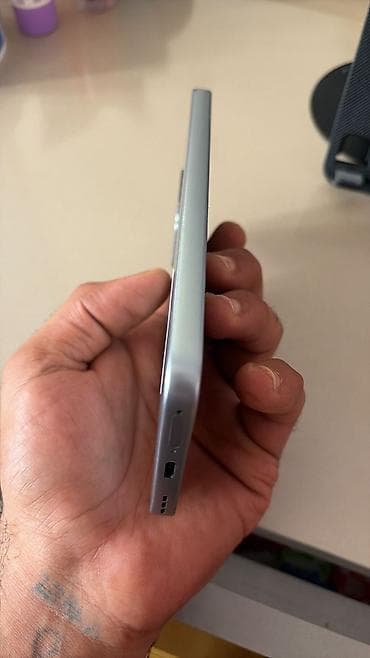 find x9 pro: Oppo A6 Pro, 256 GB, rəng - Gümüşü, Barmaq izi — 5