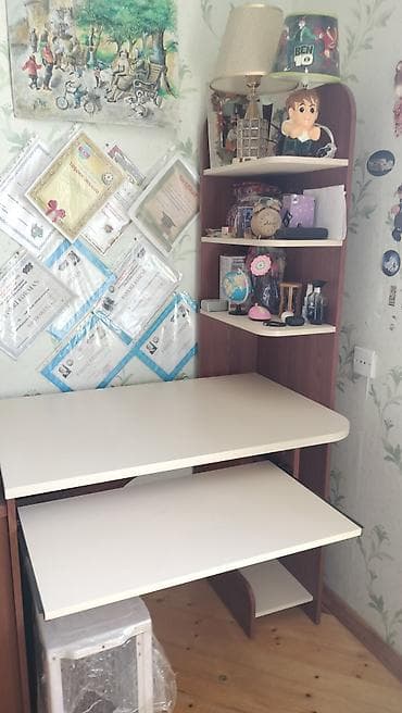 80 nomreli mekteb: Yazı masası embavodan alinib demek olar tezedi ev darisqal olduğu ucin — 3