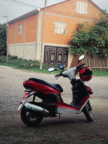 BYD: Moon - MONN, 50 sm3, 2022 il, 4400 km — 3