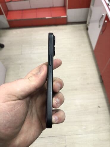 smart mini telefon: IPhone 15, 128 GB, Black Titanium, Face ID — 4