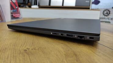 iphon 17: AMD Ryzen 5, 16 GB, 17.3 " — 3