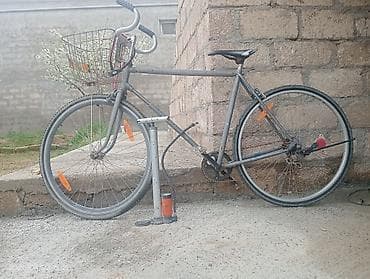 velisoped 16: Xarkov velosiped zavodu istehsalıdır. 1982 ci ilə aidir bilən bilir — 1