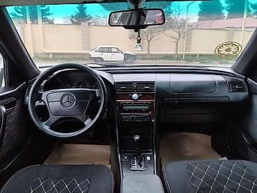 mersedes w204: Mercedes-Benz C-Class: 2 l | 1994 il Sedan — 5