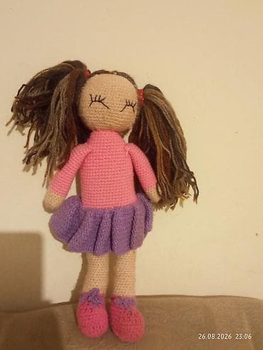 Əl işi amigurumi kukla - Material: yumşaq akril sapla toxunmuş, iç