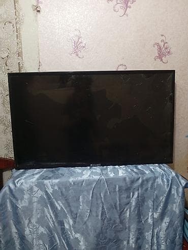 mini televizor: Tv tam islek veziyetdeydi 5ay islenib usaglar yere salib sindirib — 1