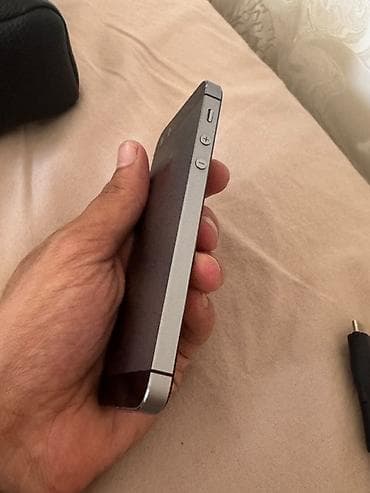 iphone 5 's: IPhone 5s, Space Gray, Barmaq izi — 2