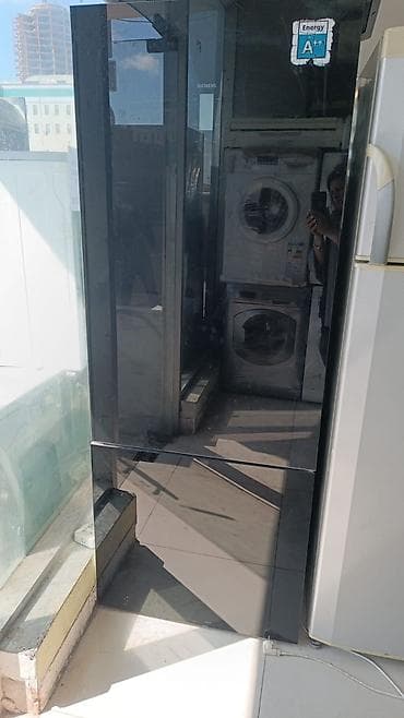 2 qapılı Siemens Soyuducu Satılır, rəng - Qara