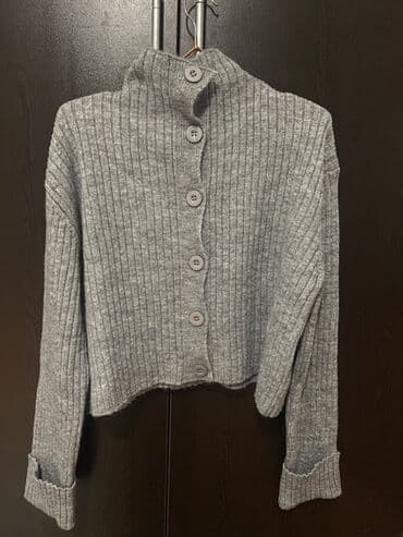 женские классические свитера: Boz rəngli qadın kardiqanı - Model: ön hissəsi düyməli, dik yaxalı - — 4