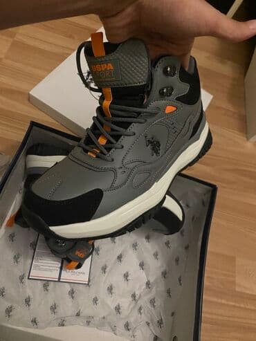 klassik kişi çəkmələri: Flo dan alinib 150 manatliq ayaqqabi deyerinnen asagi satilir — 2