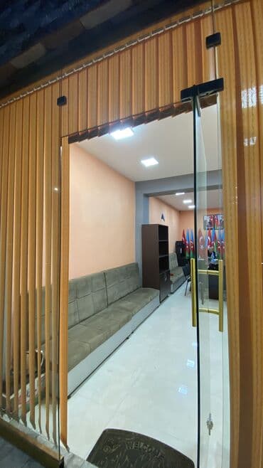 ofis arendasi: Gəncə şəhərində Mərkəzdə İcra hakimiyyətinin qarşısındakı küçədə — 2