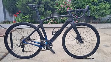 gravel velosiped: Pinarello yol velosipedi – karbon çərçivə və aero dizayn — 1