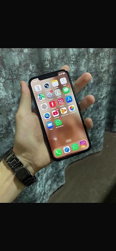 e 250 cdi: IPhone 12 Pro, Göy, Qırıq — 2