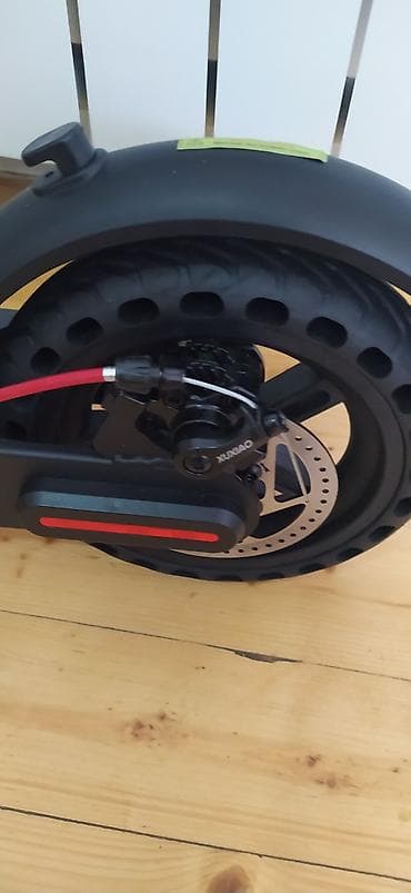Elektrik nəqliyyatı: Elektrik skuter - Güclü motor və LED displey: Ön paneldə sürət — 3