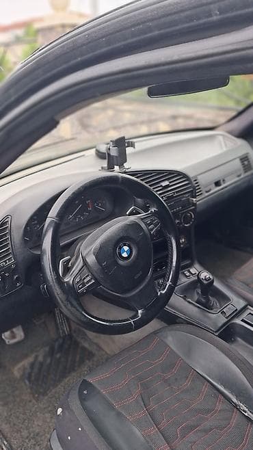 muhərrik yastığı: BMW 3 series: 1.8 l | 1993 il Sedan — 10