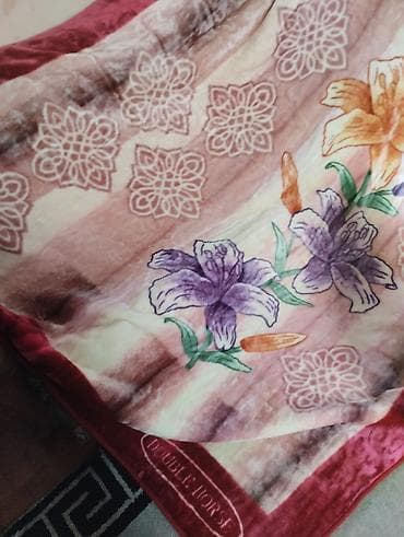 Süfrələr: İkineferlik puxoviy odyal.Olculeri 200*240.Yenidir. Endirim yoxdur,son — 4