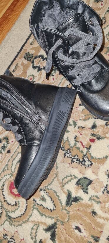 Cinslər və şalvarlar: 30 azn alinib 28 razmeddi tek problem burun terefinde qabiq soyulub — 3