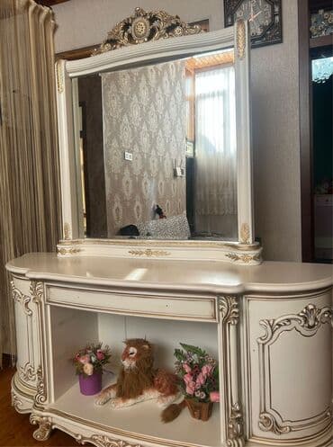 Restoran mebeli: İşlənmiş, Güzgülü — 2